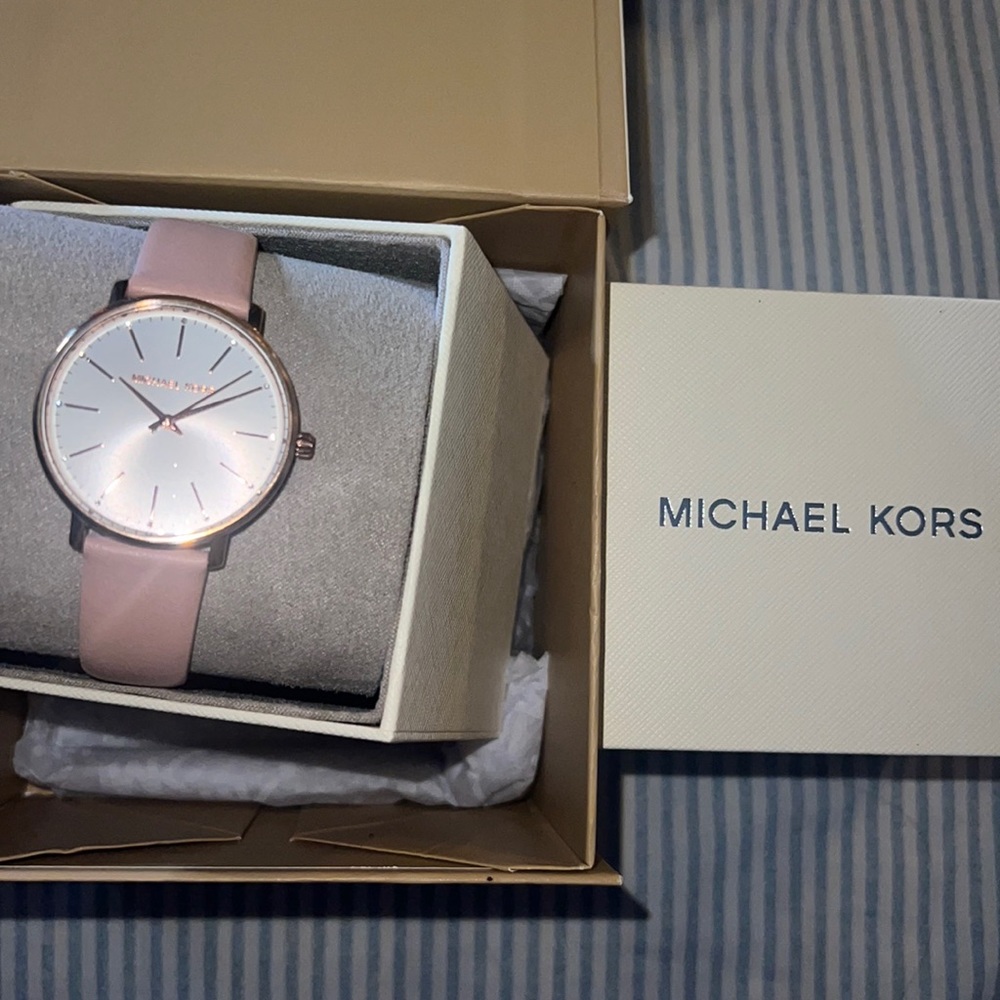 Michael Kors Brand New Women's Pyper Blush Leather Strap Watch 38mm